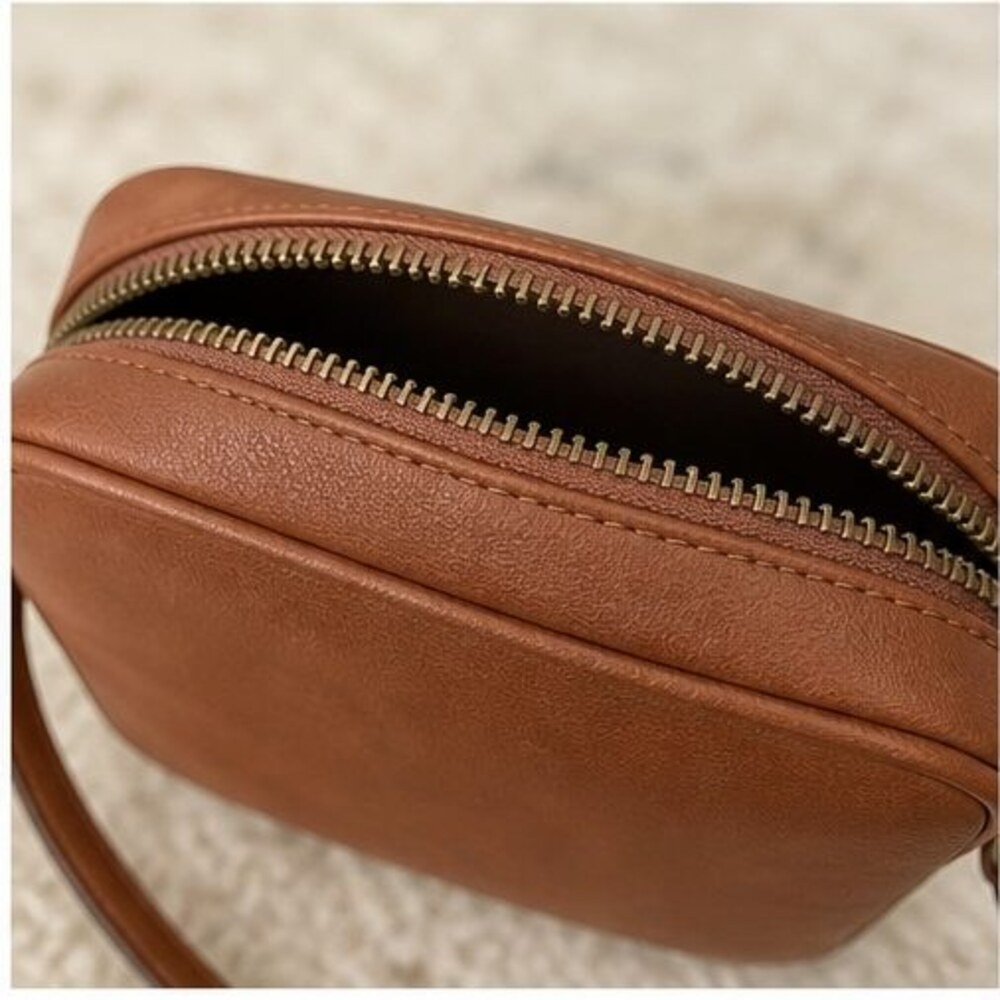 Olive Vegan Leather Bag - Picture 4 of 6
